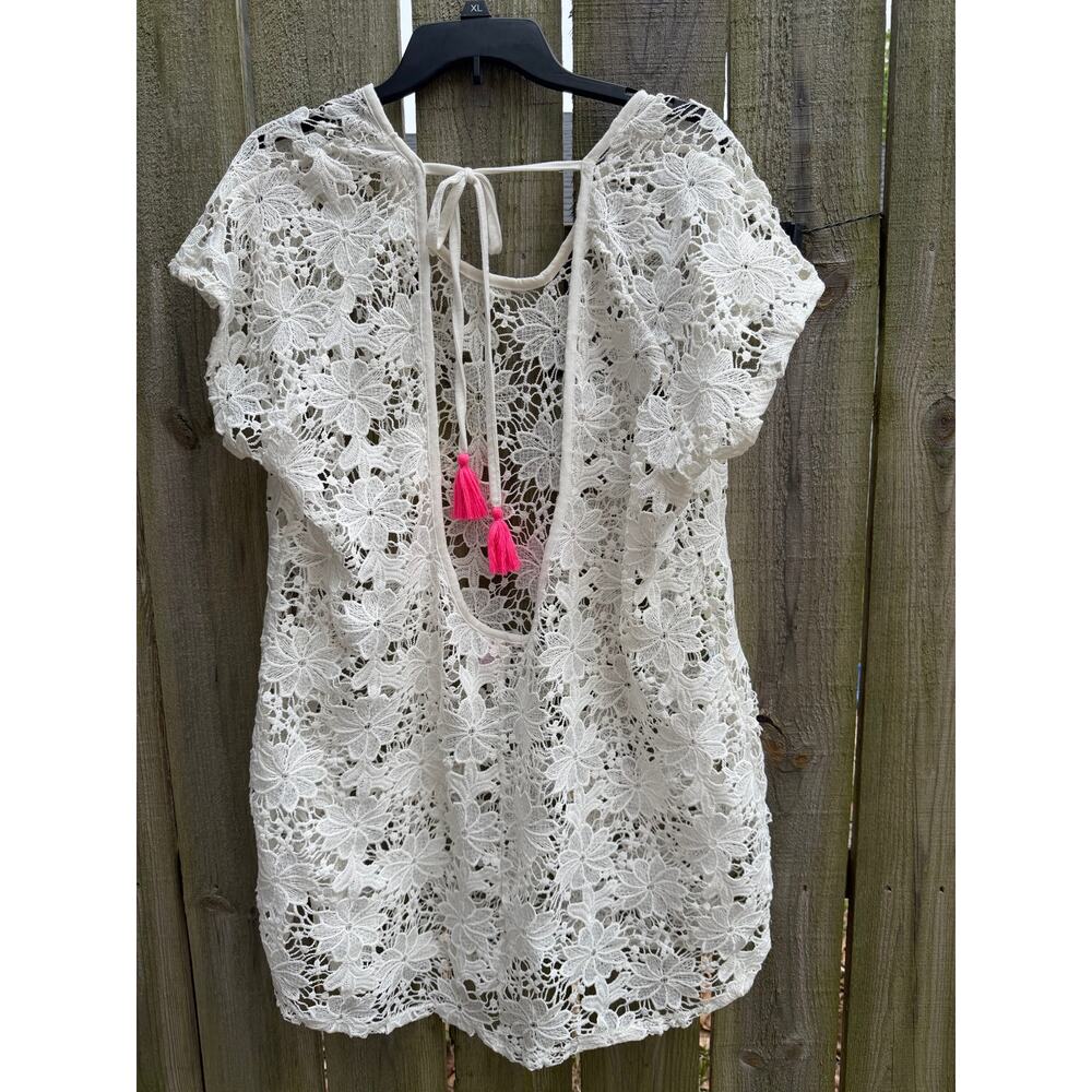 Summertime super cute women’s XL Exhilaration White Lace Beach Coverup